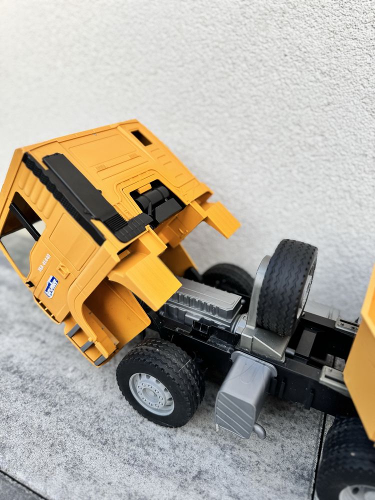 Camion Bruder MAN cu buldozer inclus