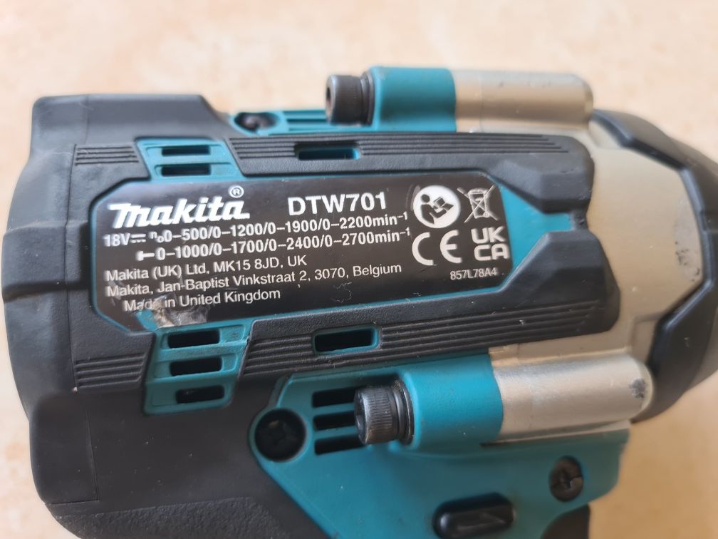 Makita DTW 701 - masina de insurubat cu impact