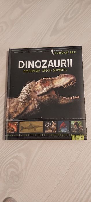 Carte dinozaurii