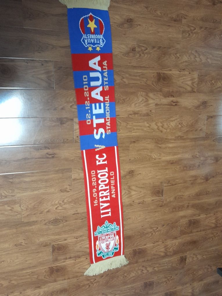 Fular Steaua Liverpool 2010  stare perfecta ca nou