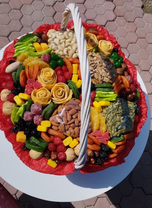 Корзина из сухофруктов.Подарочный корзина.подарки.