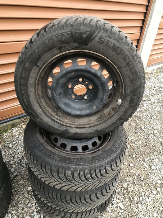 Зимни гуми с джанти 5х108,195/65R15,Пежо 308,2015г.