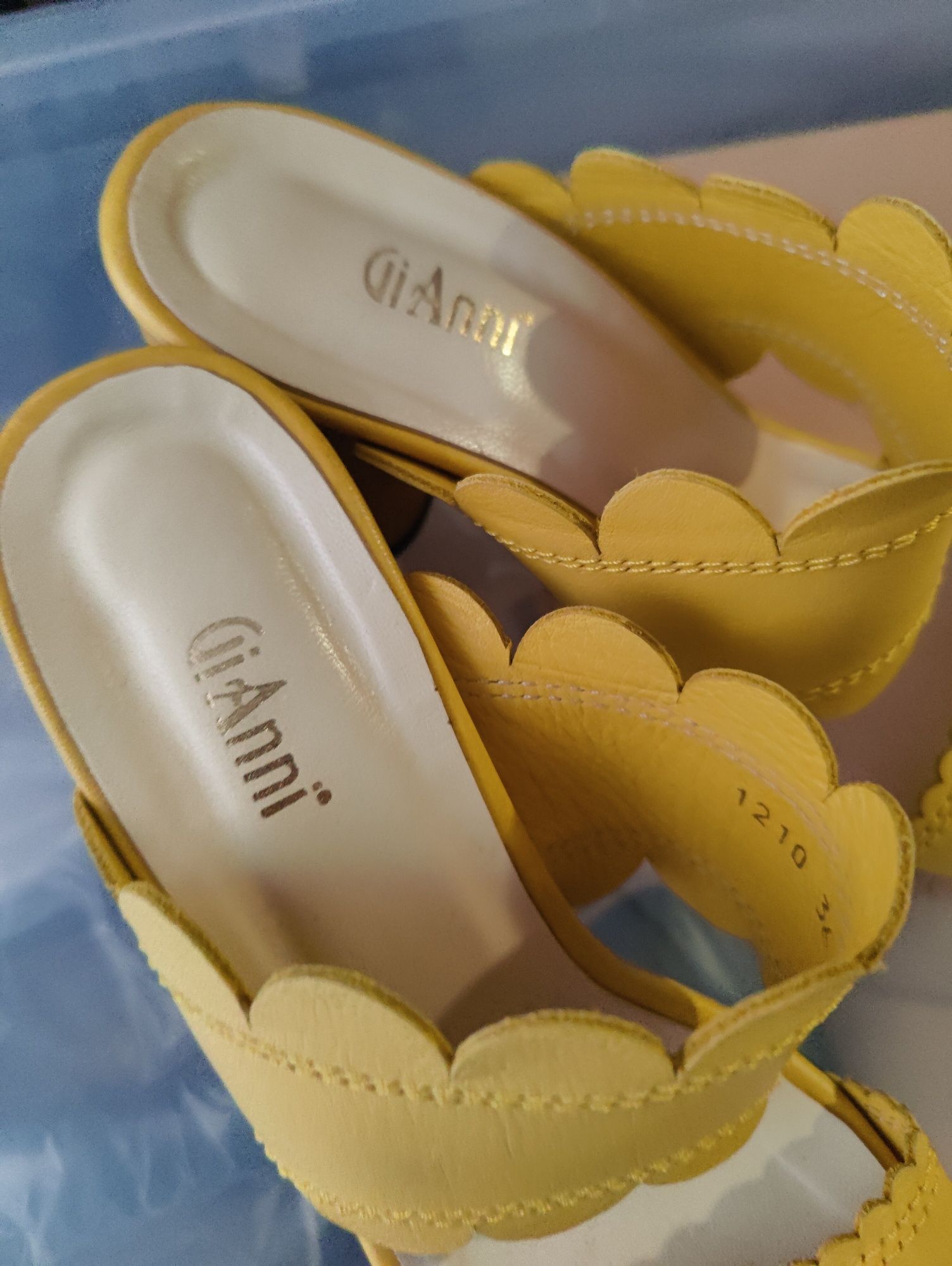Жълти чехли Gianni 35 номер