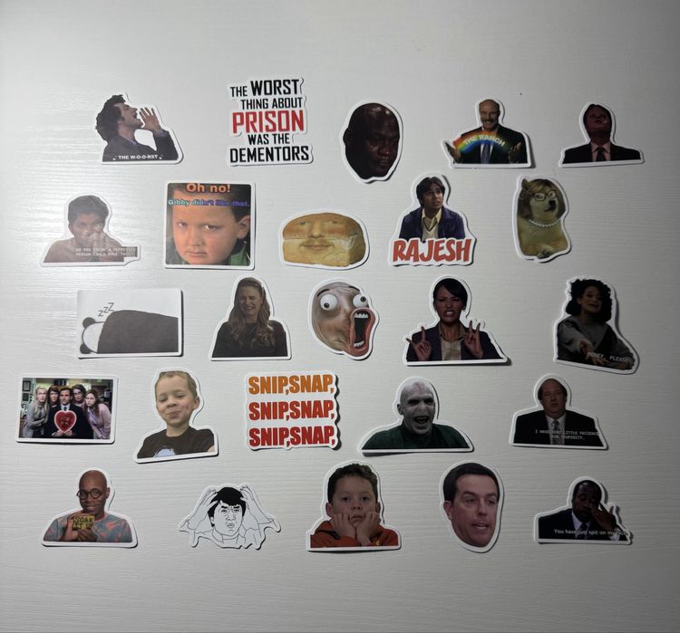 Мемгые стикеры наклейки