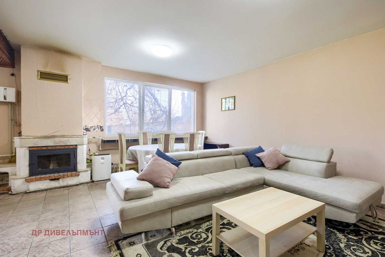 Продава се Къща в с. Житен, Област София-град - 335 кв.м за 851 €/кв.м - Снимка #2