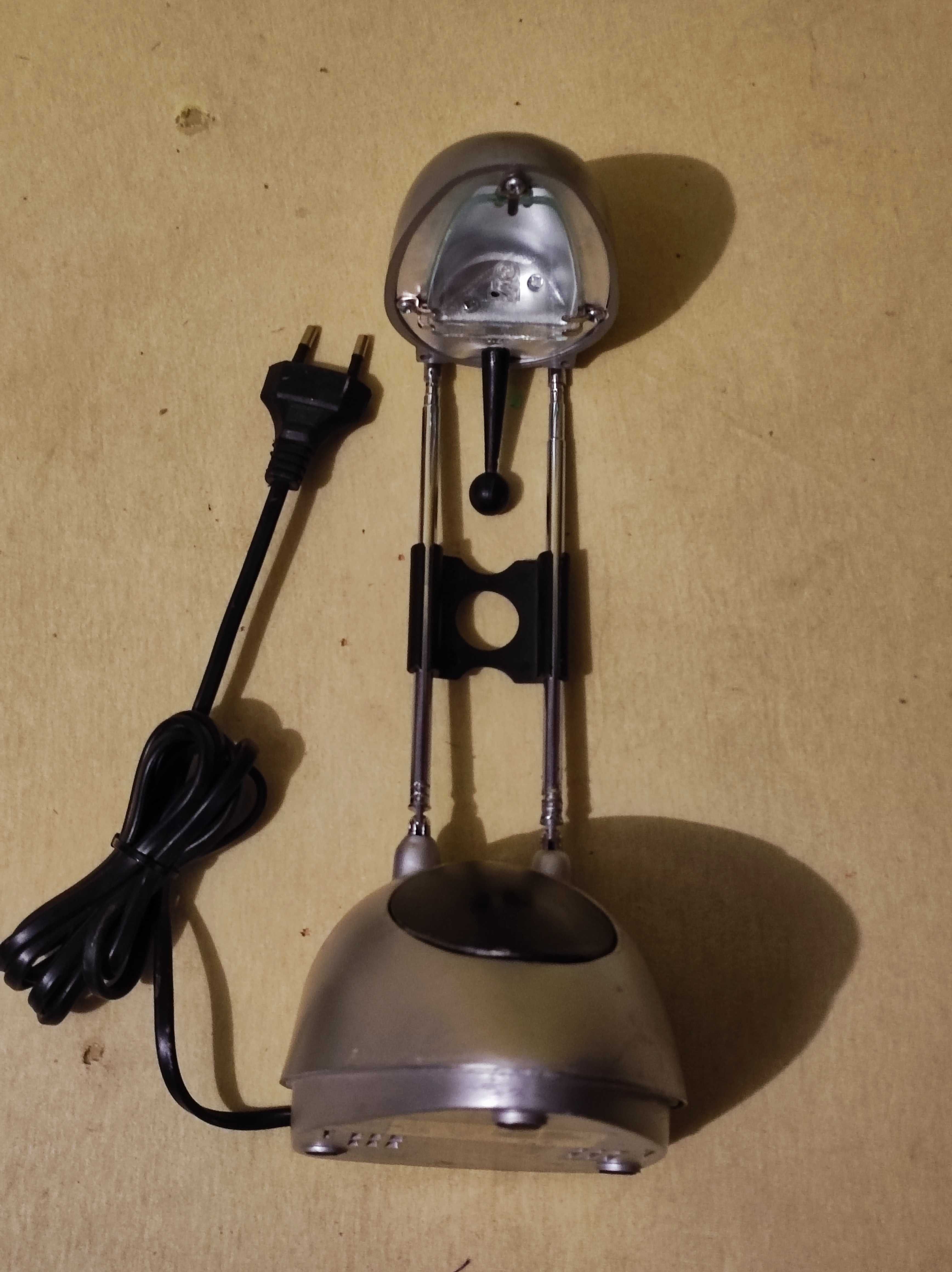 Настолна лампа с телескопично рамо-немски