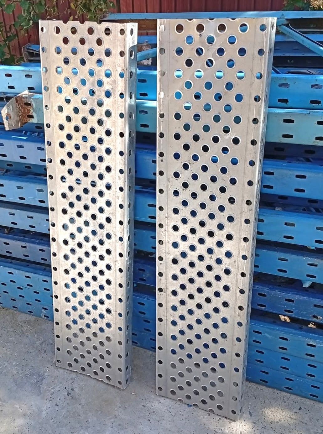 Trepte zincate modele si dimensiuni diferite din rigola sau grilaj
60-