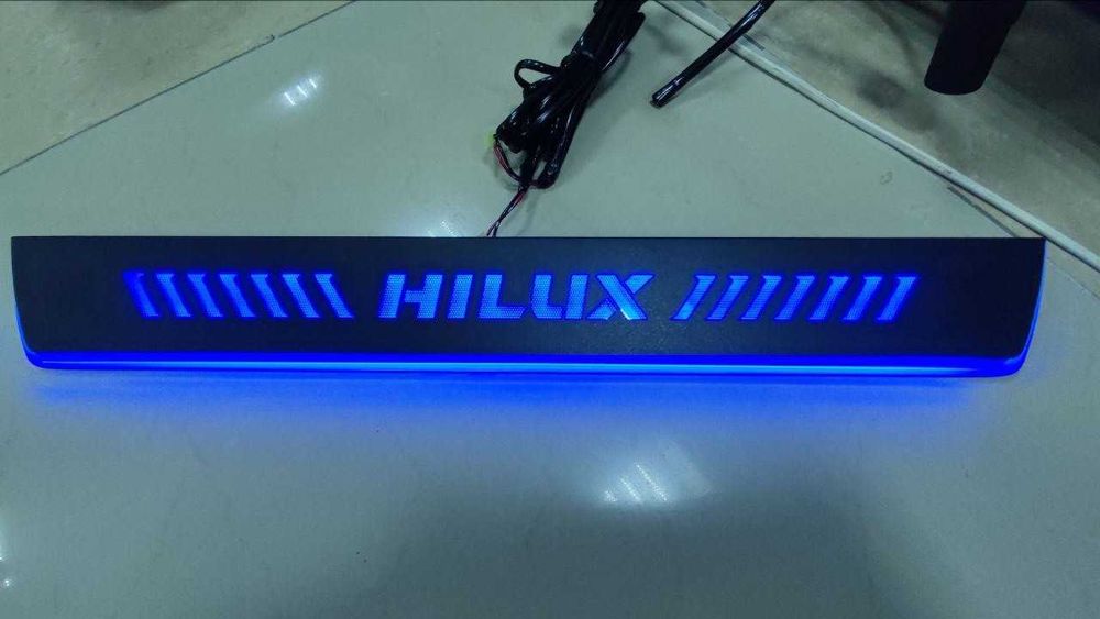 Накладки на пороги, хром накладки с ДХО, хром в ПТФ на Hilux (2015-)