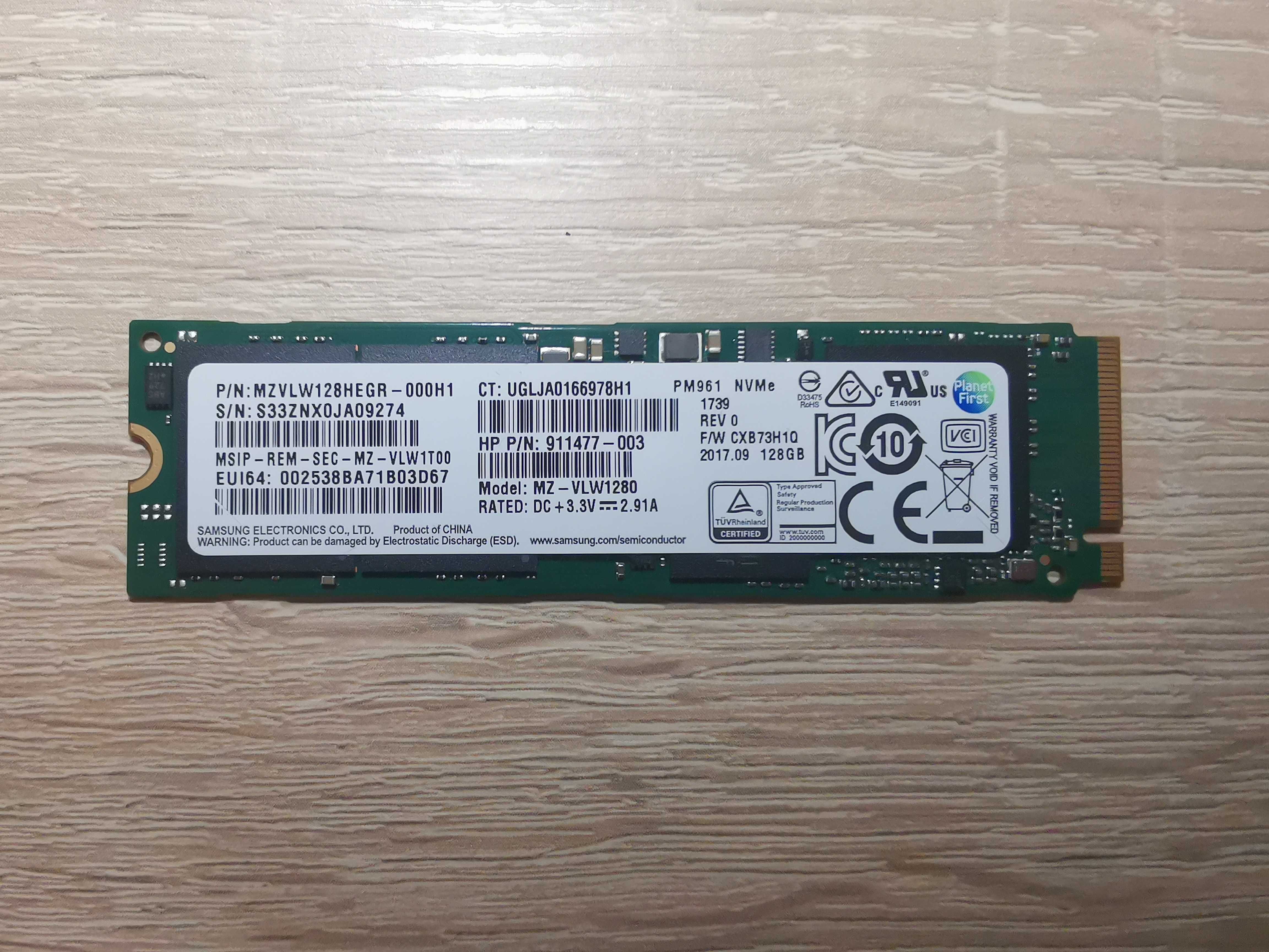 Samsung PM961 128 GB M.2 NVMe SSD