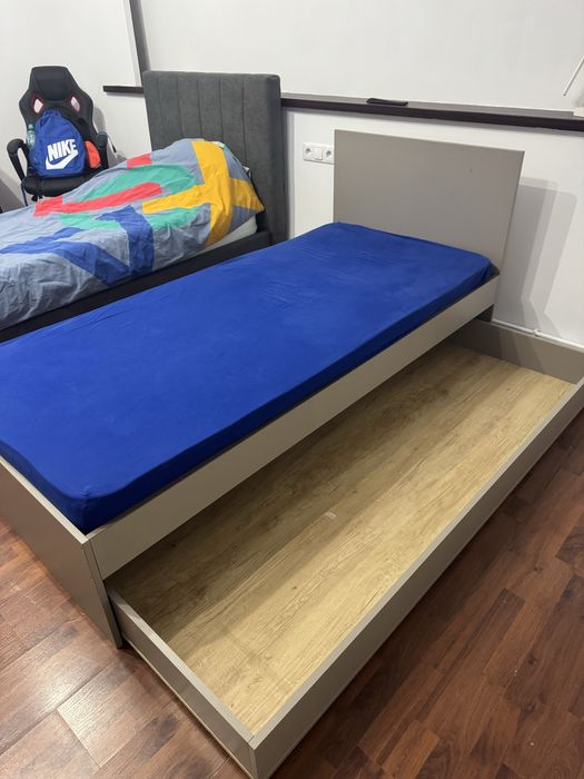 Pat Ikea cu saltea 90x200 inclusa si pat detasabil pentru oaspeti
