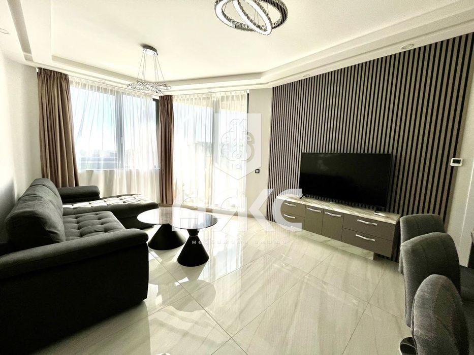 Тристаен обзаведен апартамент в кв. Кръстова вада