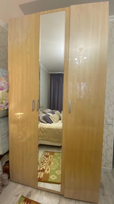 Продам трёхстворчатый шкаф