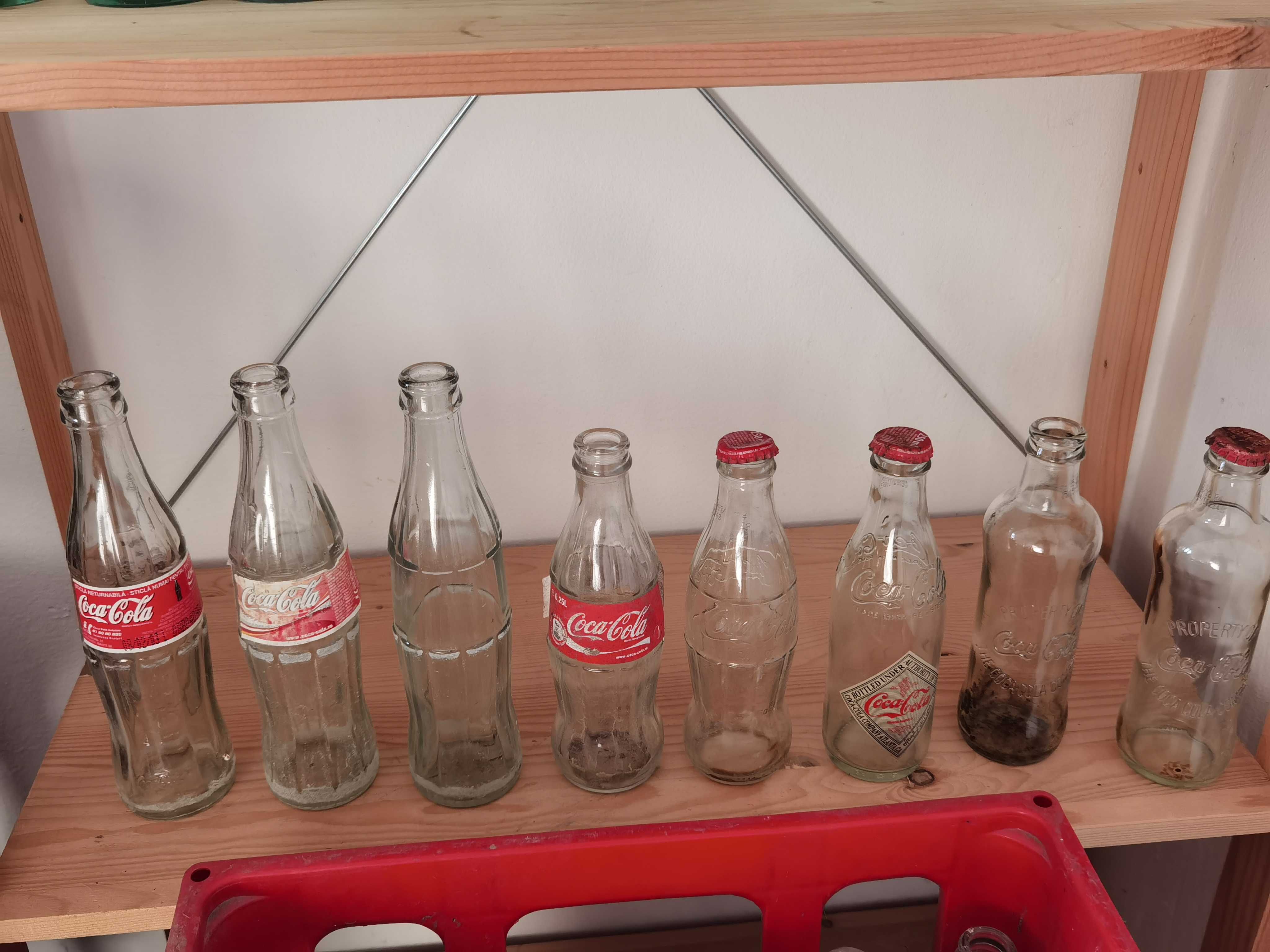 Sticle vechi de suc: Pepsi, Coca Cola. Lazi de suc.