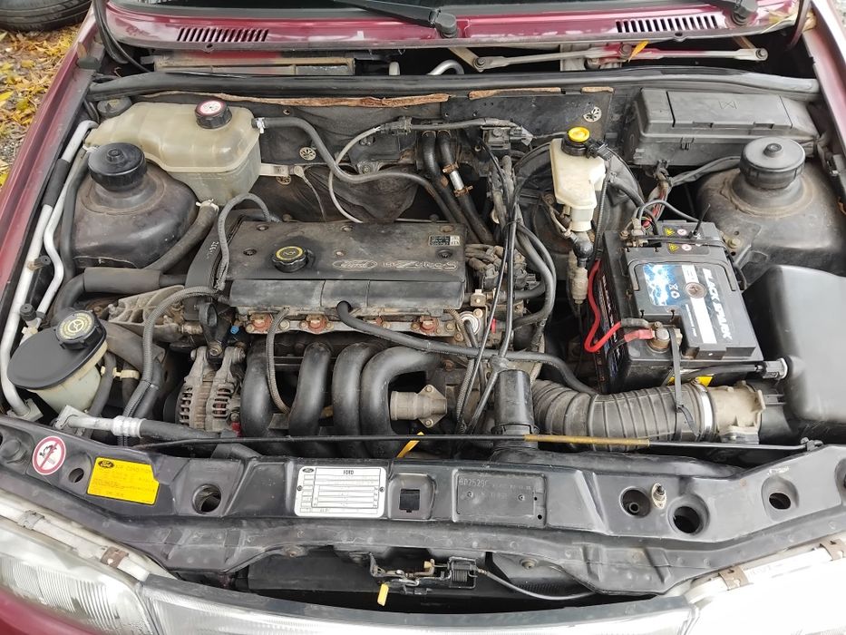 Продавам 2бр       Форд феста 14 бензин