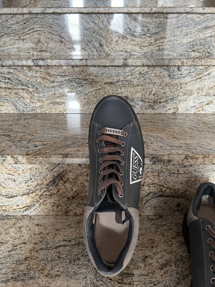 Vand Sneackers Guess