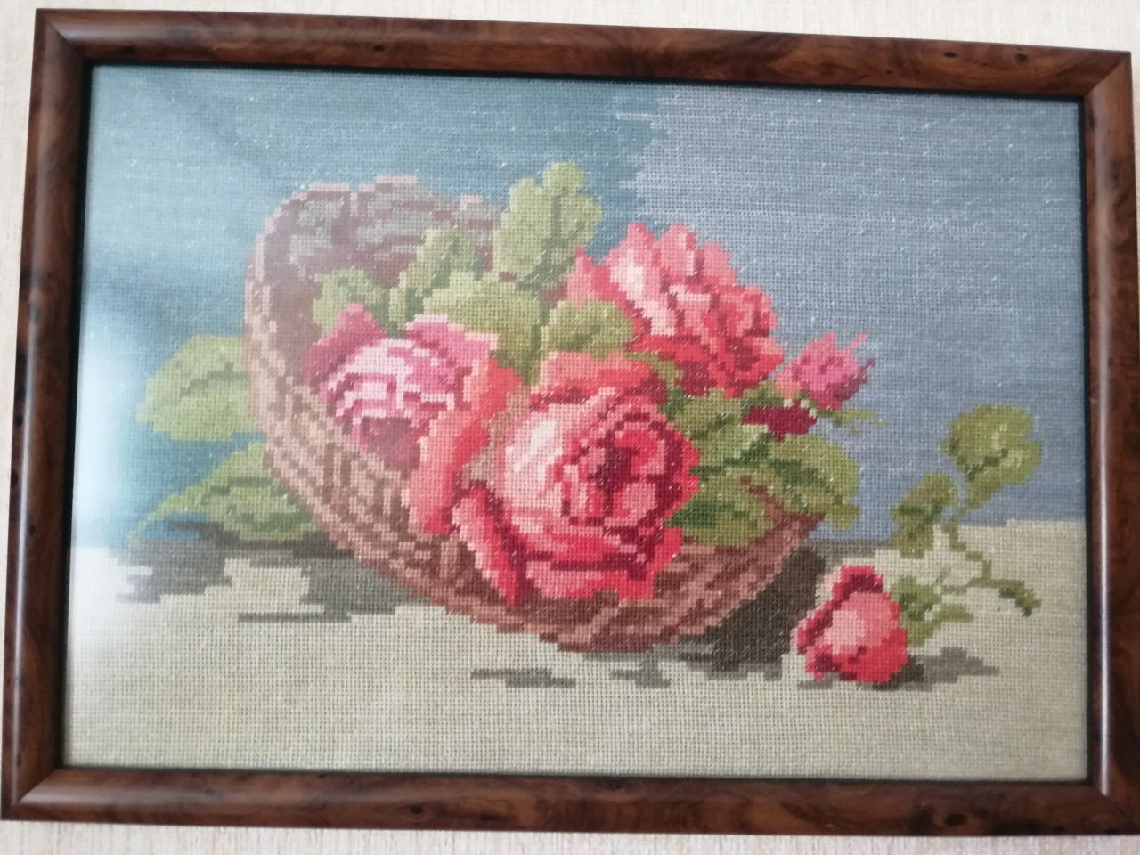 Гоблени кошнички с рози и панер с цветя