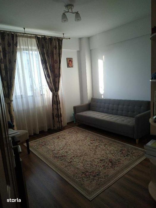 Apartament de vanzare, 2 camere, etajul 2 din 3, loc de parcare, compl