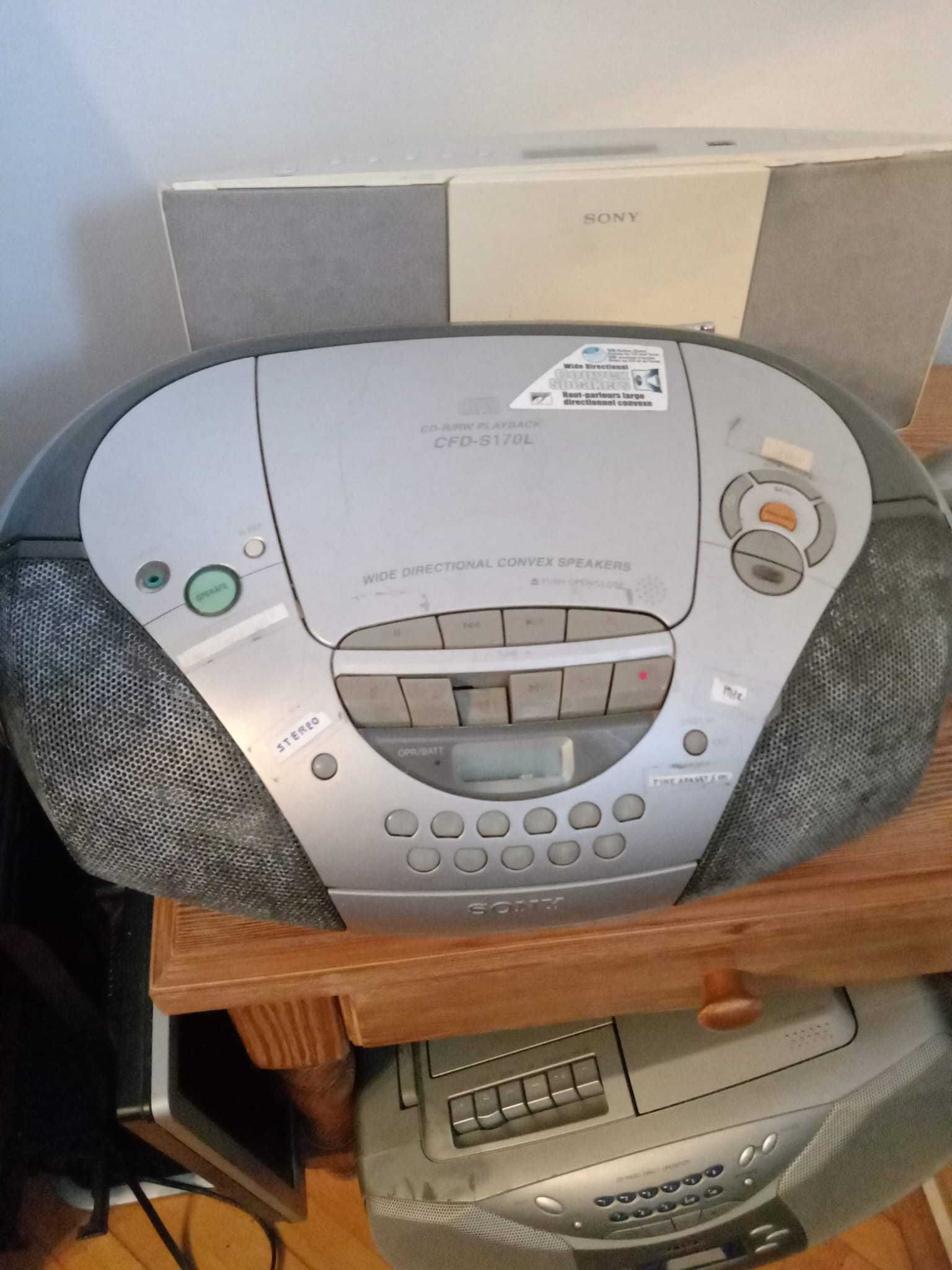 Radio casetofon cu CD marca Sony funcțional