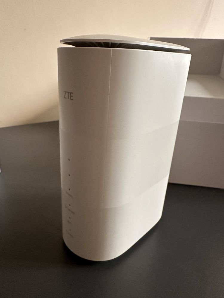 Рутер за Клетъчна Мрежа ZTE MC801A 5G