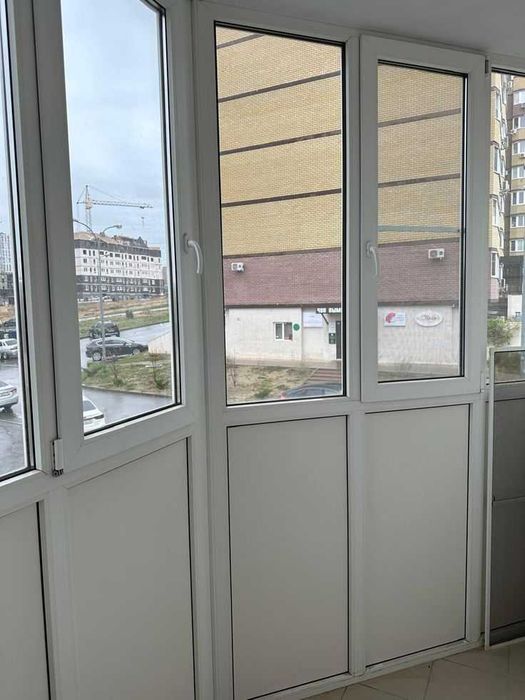 Пластиковые двери, окна и витражные системы — B Plast