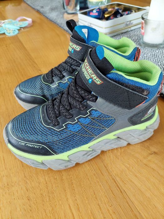 Маратонки за момче скечърс