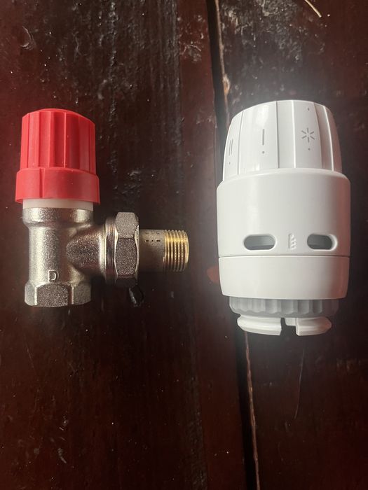 Set robinet calorifer Danfoss si cap termostatic , noi oret 30 lei