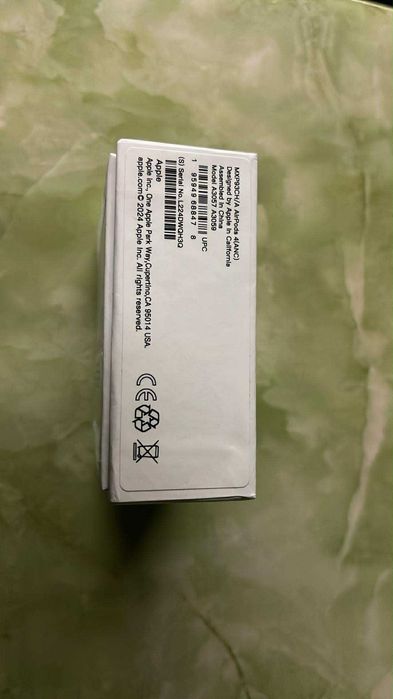Vand o pereche de Air Pods 4