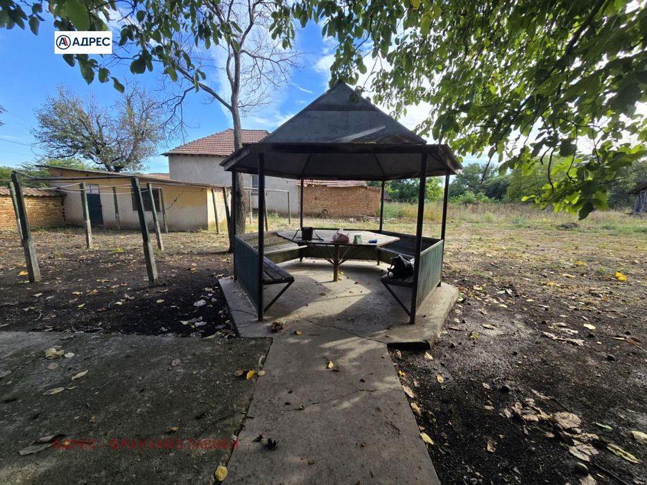 Продава се Къща в с. Обнова, Област Плевен - 120 кв.м за 292 €/кв.м - Снимка #2