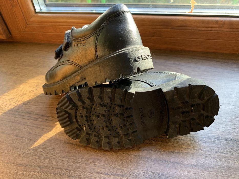 Pantofi eleganti piele Geox 26