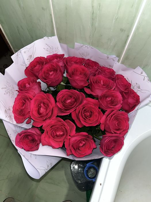 Букет роза сатылады 21 штук метровый