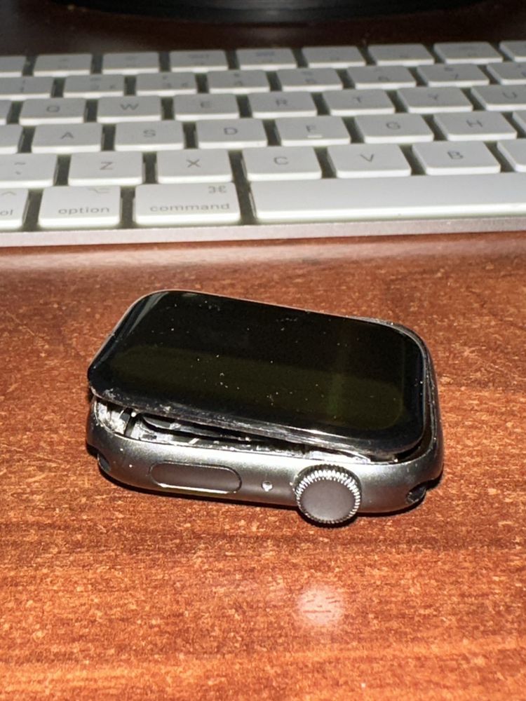 Apple Watch SE 44mm за части