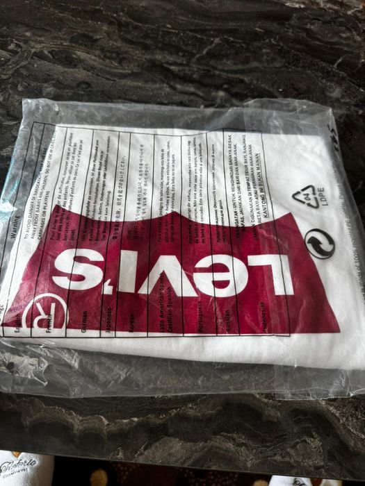 Tricouri levis albe marimea xl