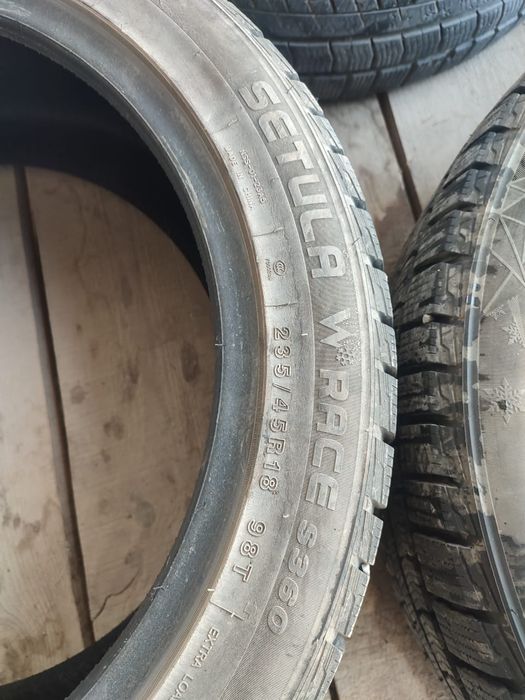 Шины 235/45/18 зимный, 1 сезон тағылған. 80 мың, саудасы бар.