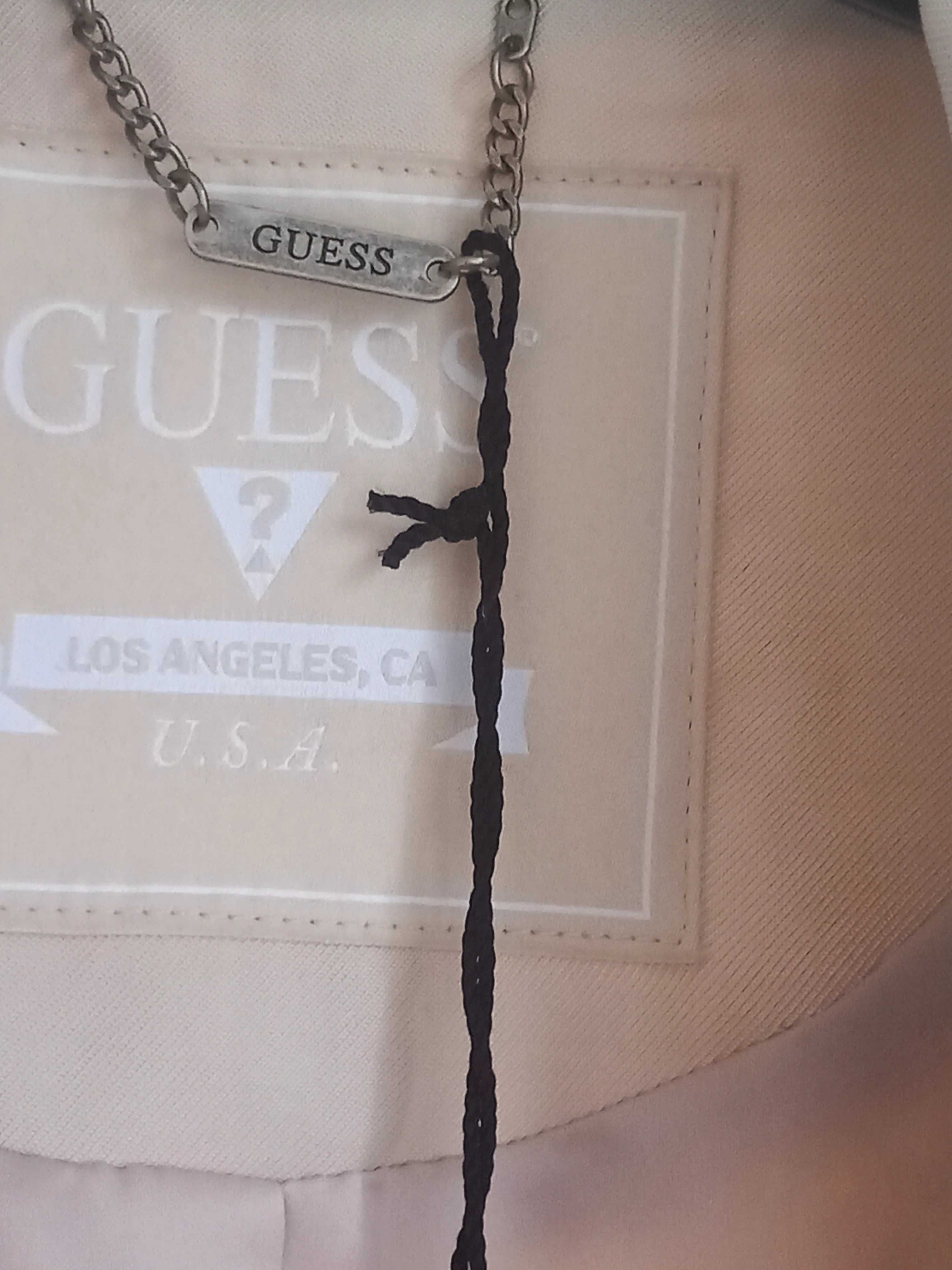 Нов тренчкот на Guess