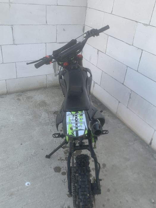 Cross 125 cc în 4 timpi