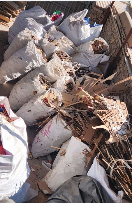 Mebel atxodlari vor sotiladi qoplangan tayor