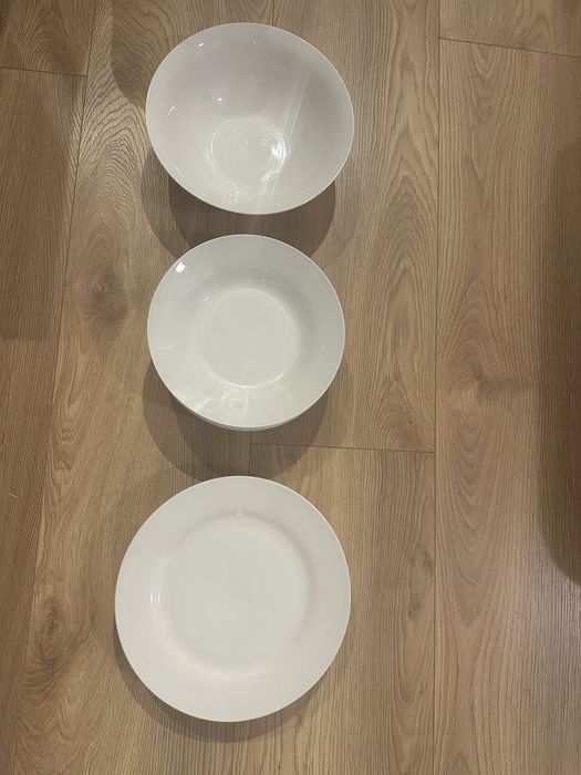Коплект чинии за хранене