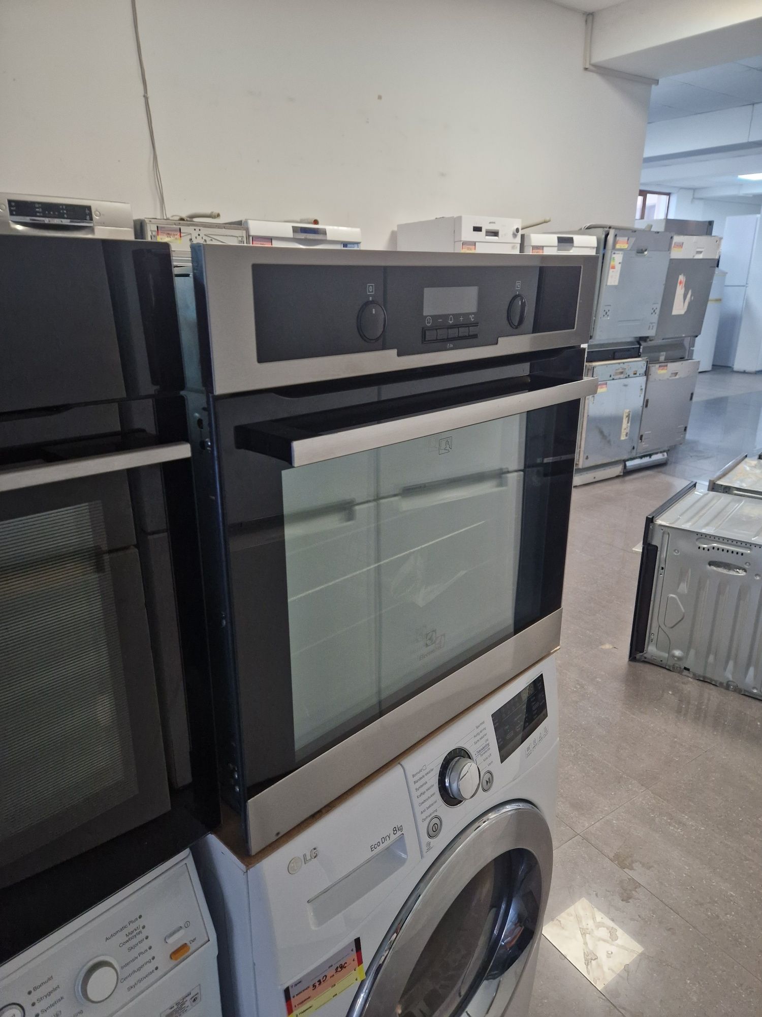 Фурна за вграждане Electrolux 70 литра