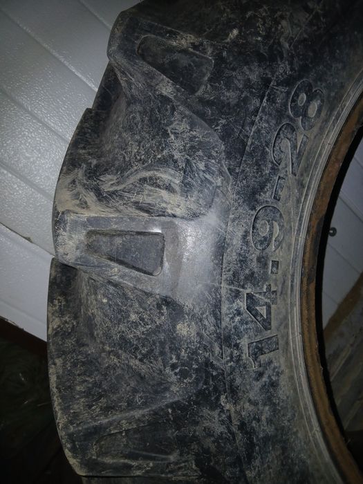 Vând cauciuc tractor OZKA 14.9-28