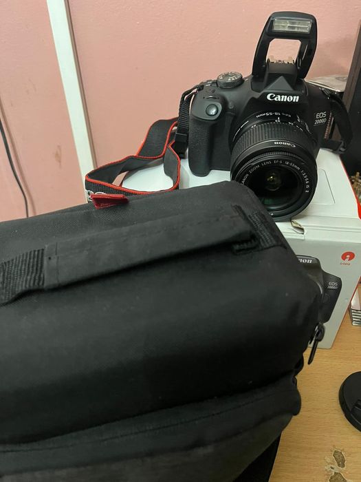 Canon eos 2000D Folosit ff puțin