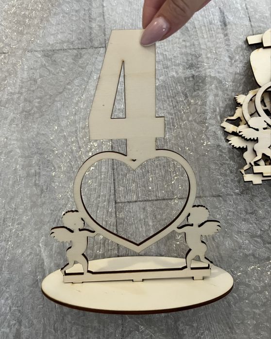 Numere de masa din lemn