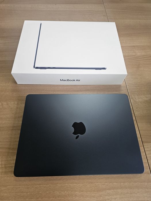 Apple Macbook Air M3 24/512GB  10 циклов/96%  Midnight
