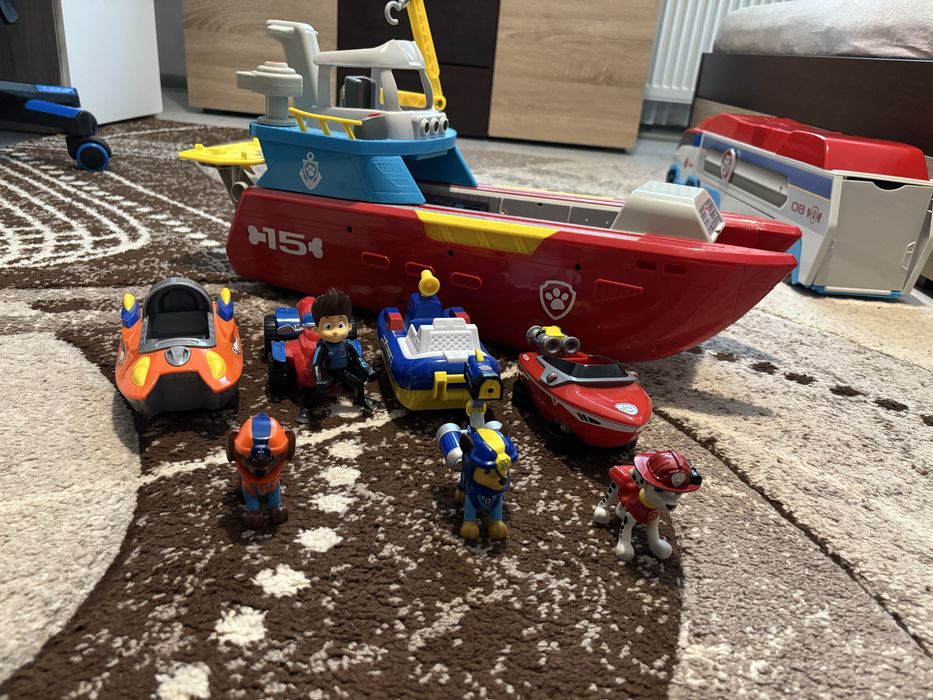 Песпатрулер и спасителна лодка на Пес патрул