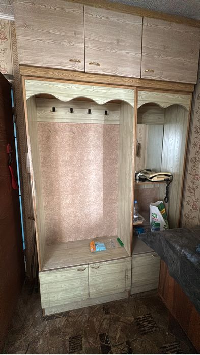 Отдам бесплатно прихожую