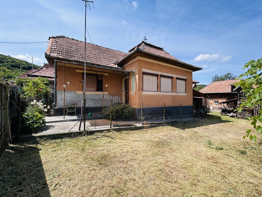 Casă cu teren de 891 mp de vânzare în satul Moldovenești, jud. Cluj