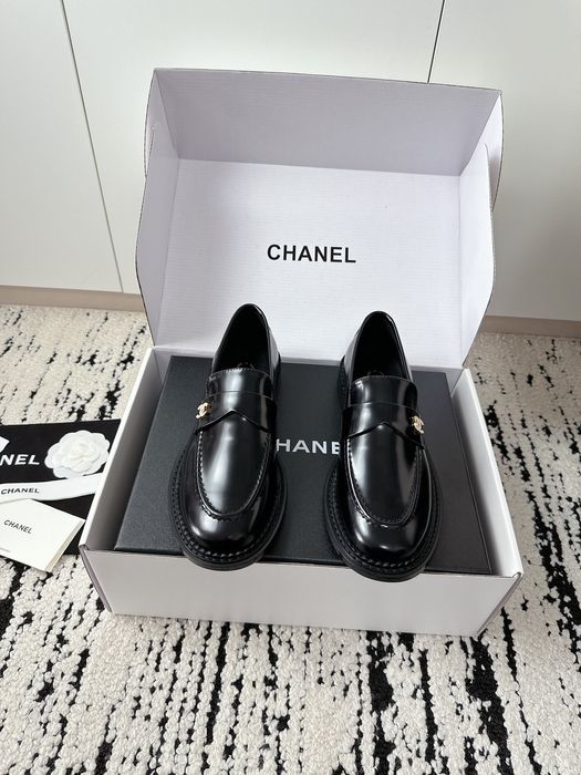 Pantofi loafer Chanel, piele naturala