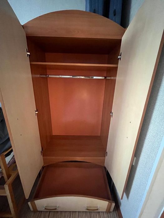 Компьютерный стол и шкафы