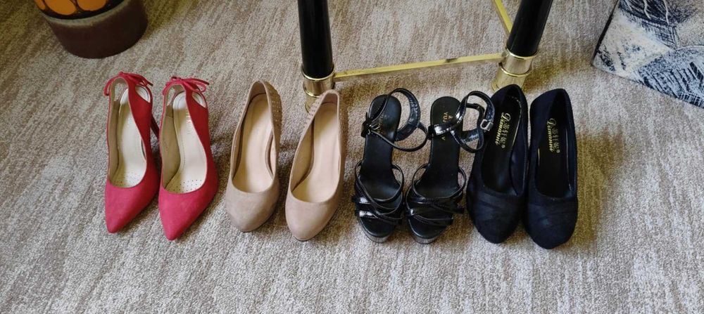 Pantofi cu toc marimea 35-36