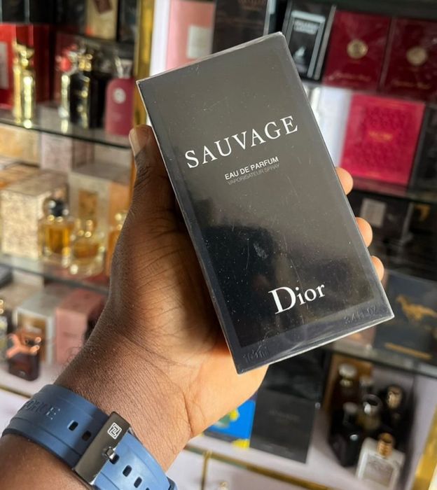 Парфюм чисто нов