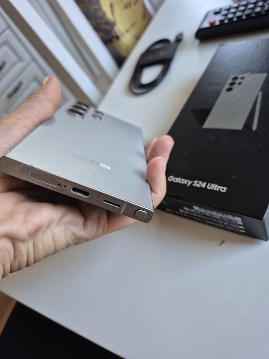 Samsung Galaxy S24 Ultra с гаранция